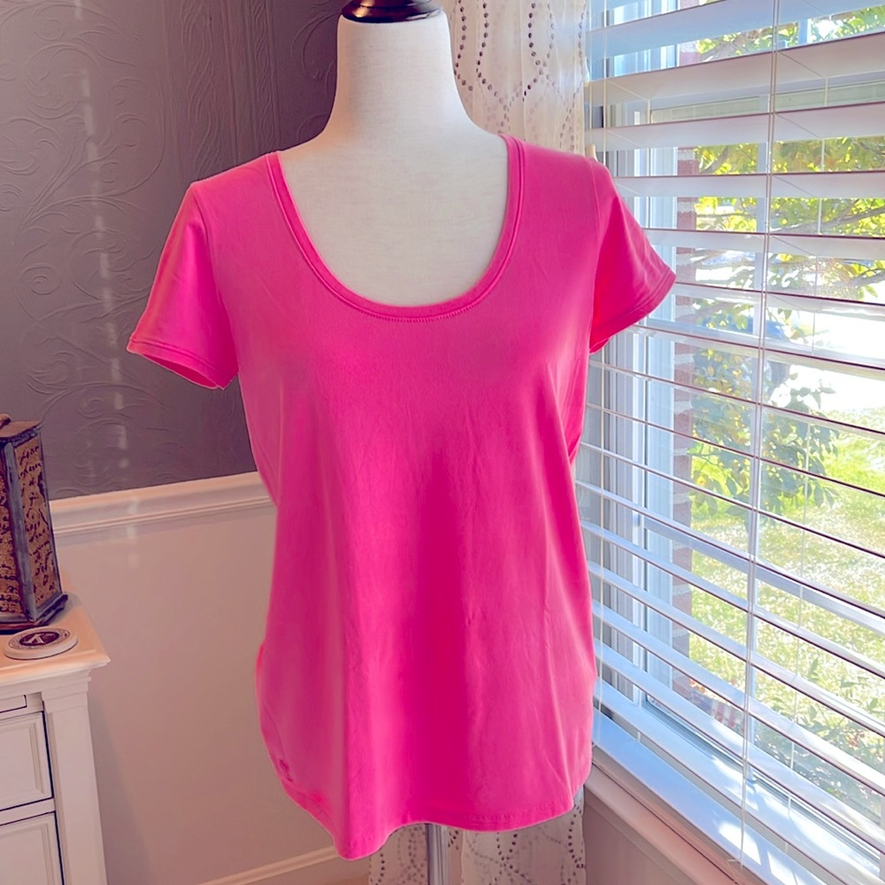 Lilly Pulitzer T-shirt.